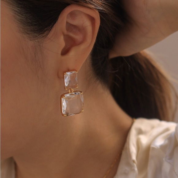 NEW Gold Plated Clear Square Earrings - Picture 3 of 5